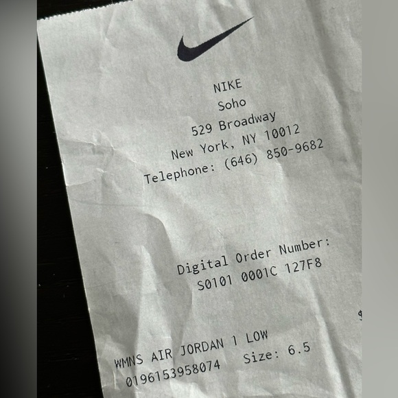 Nike Air Jordan 1 Low - Picture 13 of 13